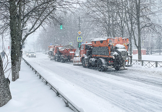 Дороги Тульской области чистят от снега в усиленном режиме