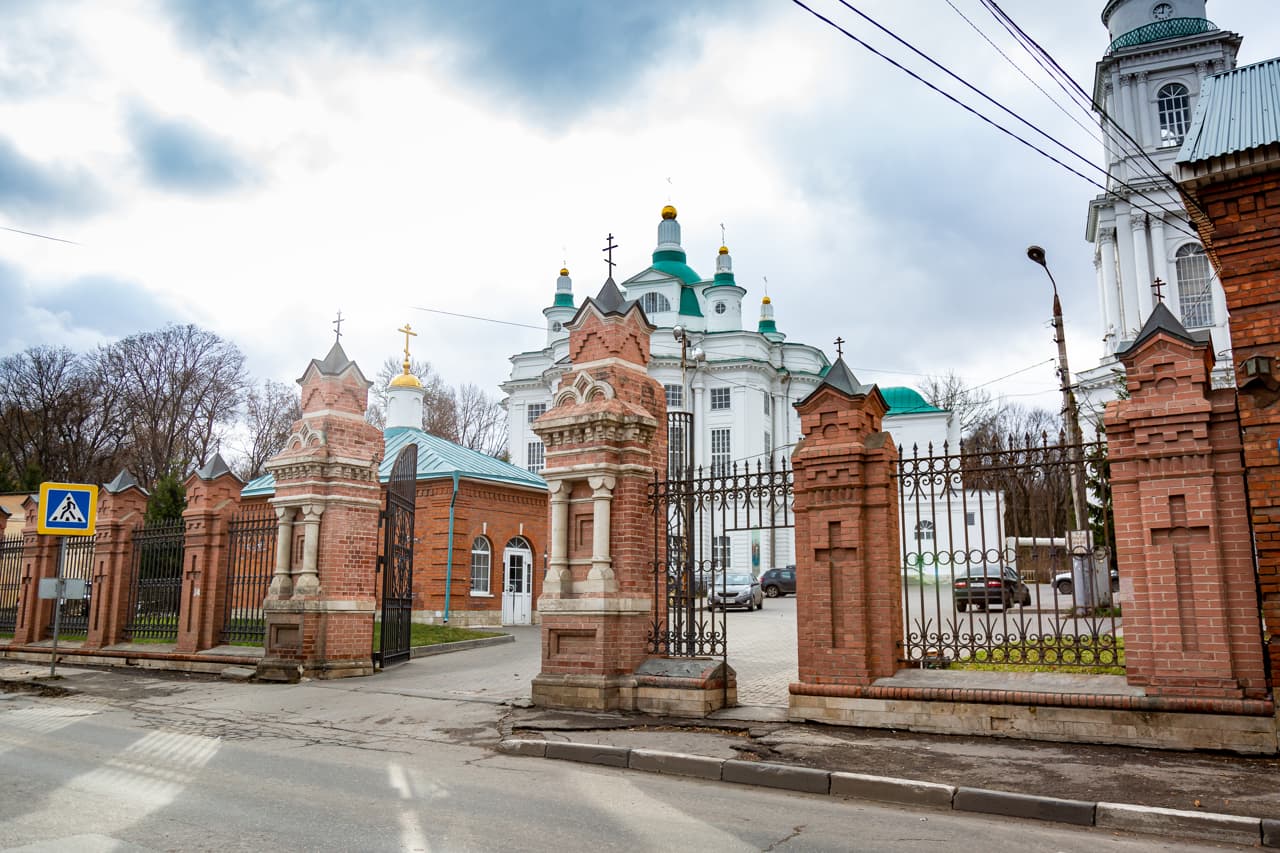 На уборку Всехсвятского кладбища в Туле выделили 1,5 млн рублей