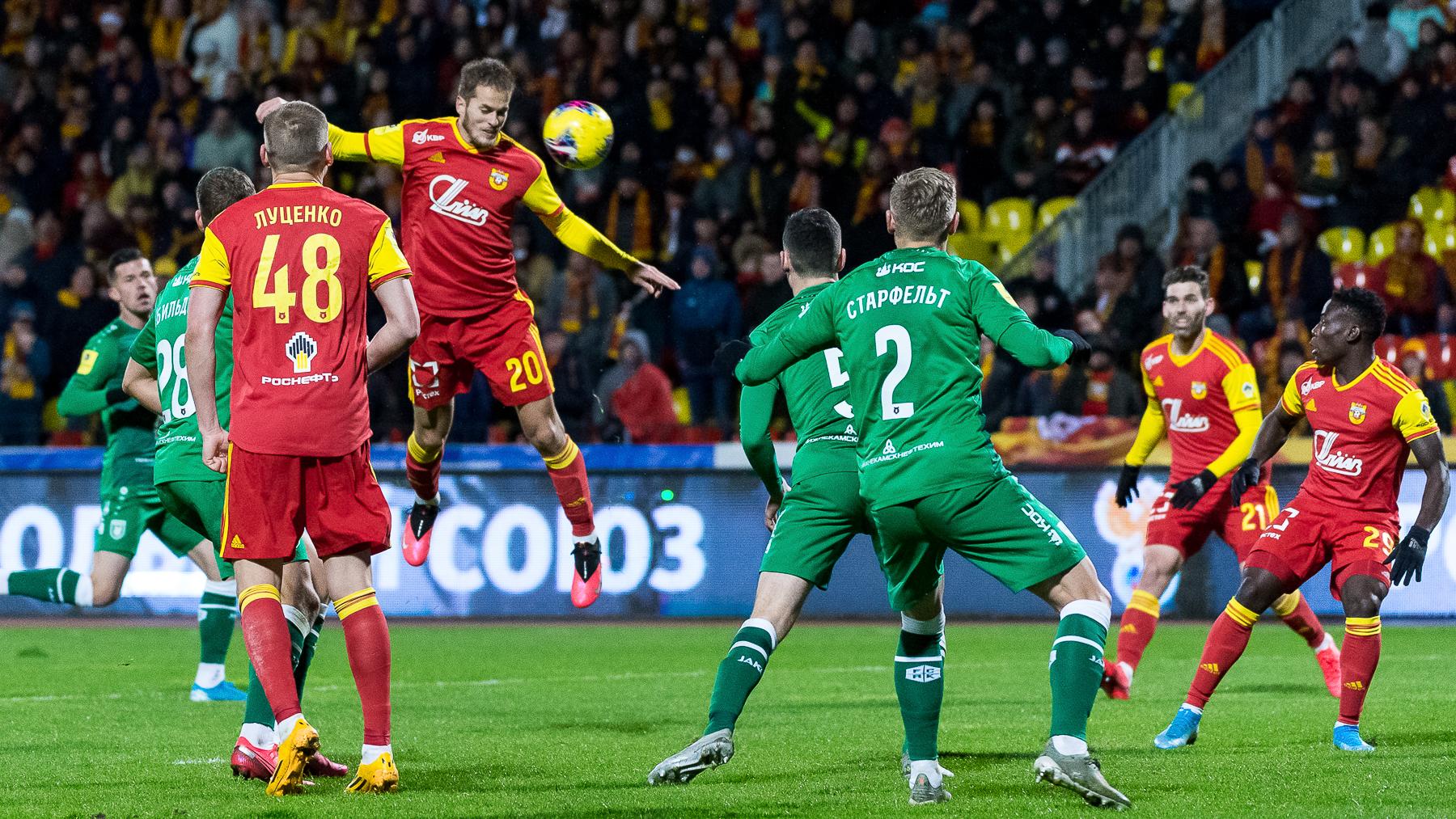 Чемпионат России по футболу возобновится 21 июня