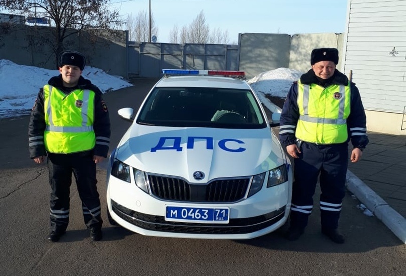 В Тульской области полицейские помогли водителю "Газели" добраться домой