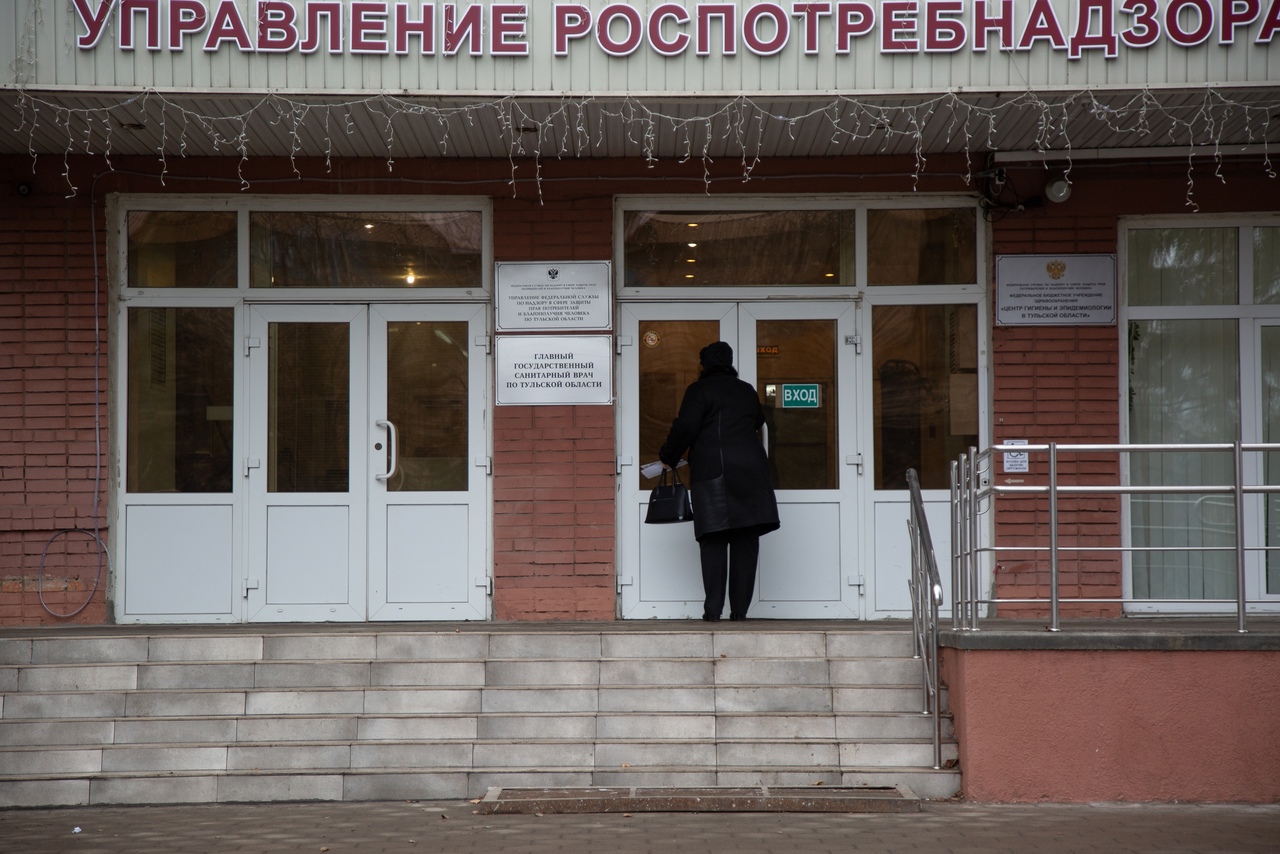 В Новомосковске Роспотребнадзор нашел многочисленные нарушения в магазине