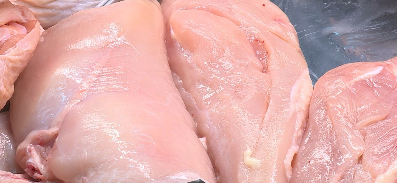 Тульская компания незаконно увеличила сроки годности куриной грудки
