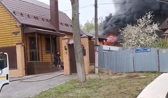 В Туле сгорела постройка в частном доме