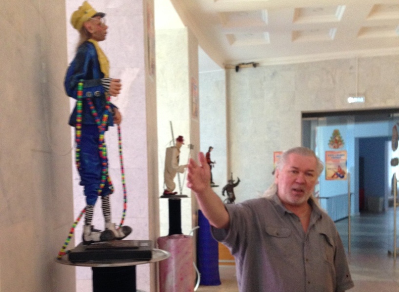«Хозяина нет, а клоуны остались»: владельца коллекции выселили из Тульского цирка