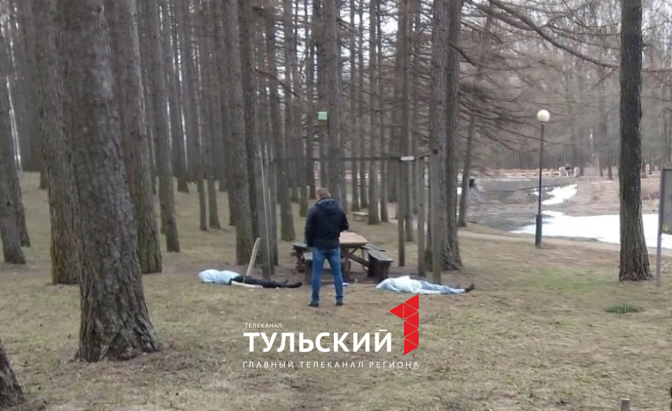 В детском парке в Новомосковске нашли трупы двух мужчин