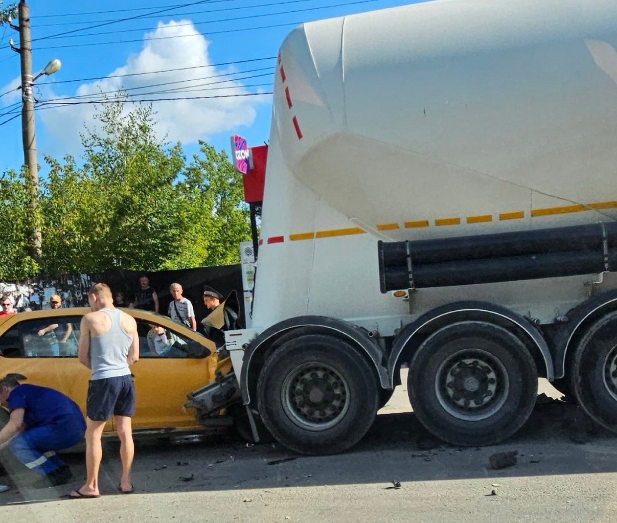 В Ясногорске легковушка «догнала» грузовик
