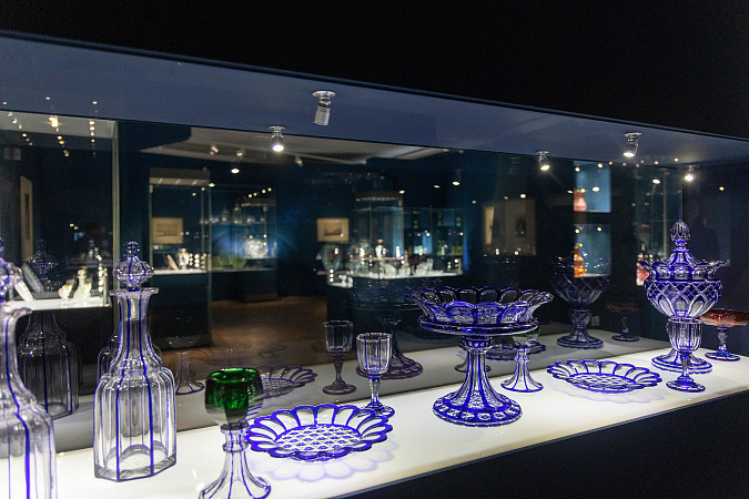 В Туле открылась выставка шедевров Императорского стеклянного завода 
