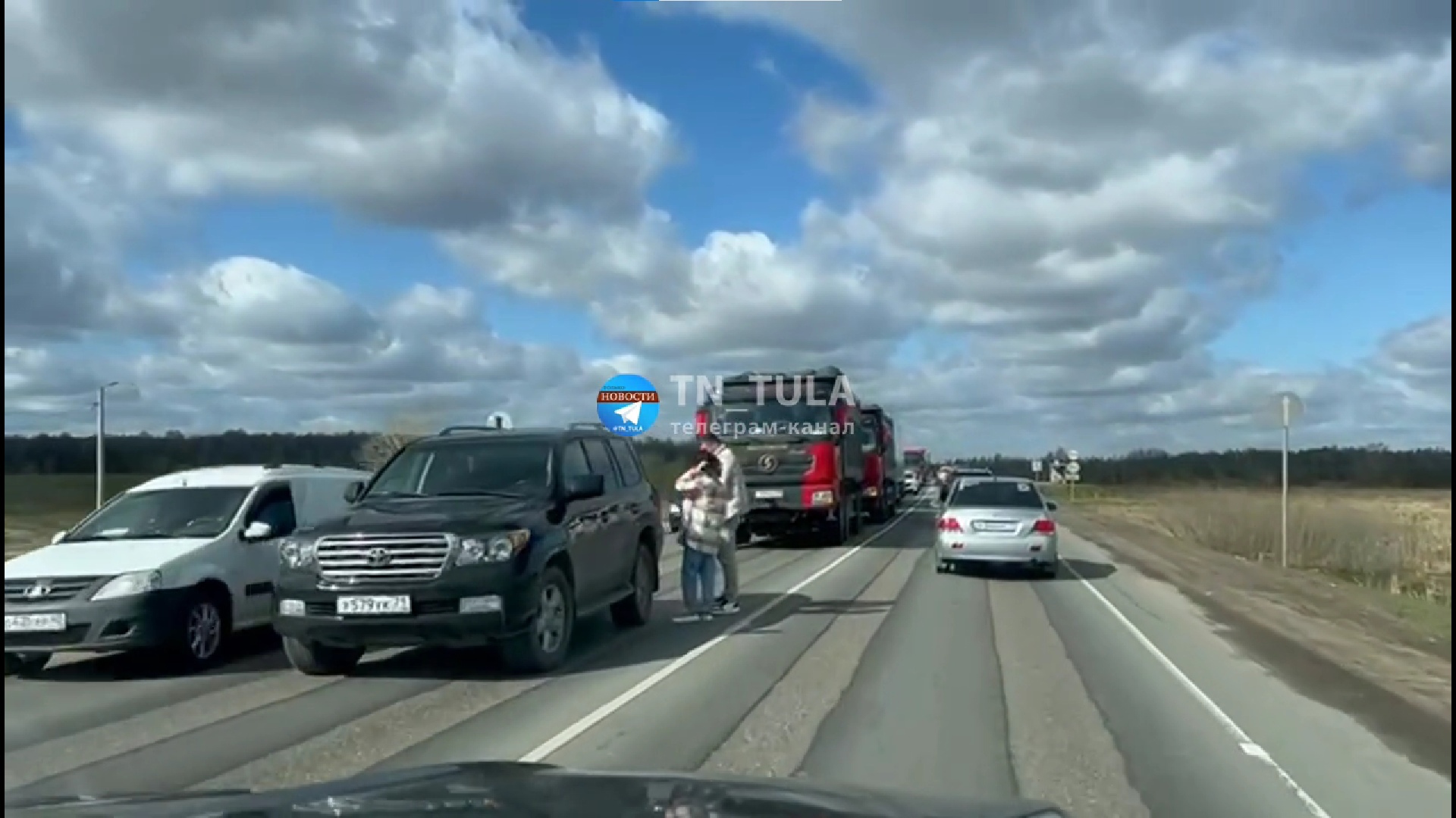 На въезде в Тулу собралась огромная пробка из-за ДТП - Новости Тулы и  области - 1tulatv