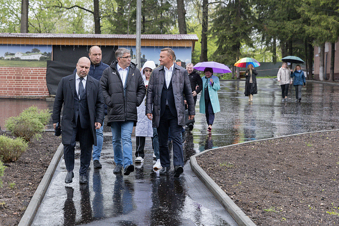 Губернатор Курской области навестил детей в тульском лагере
