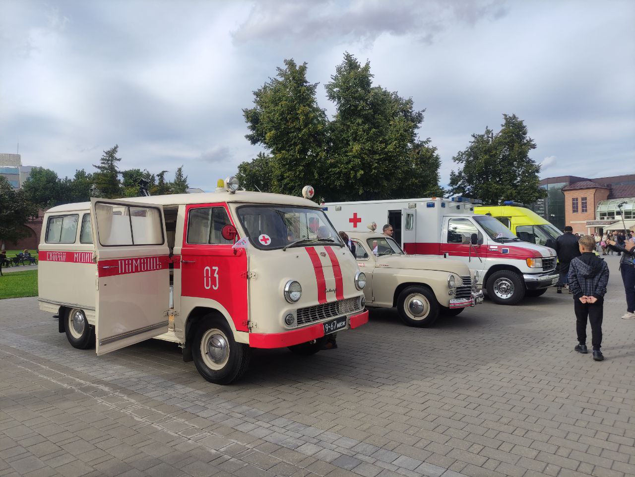 В Туле работает выставка медицинских ретроавтомобилей