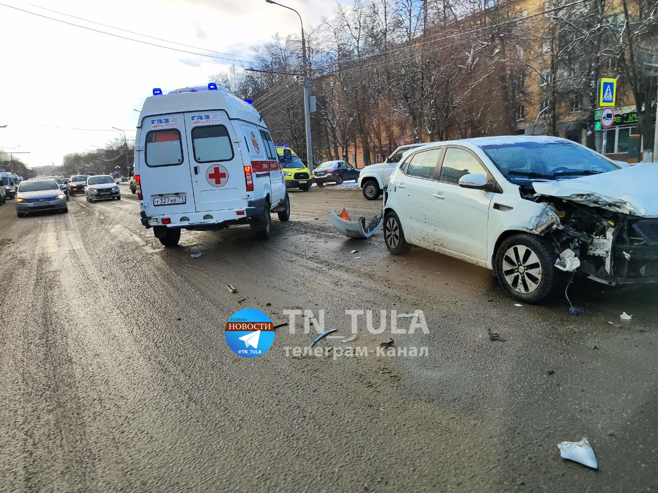 На проспекте Ленина в Туле машина скорой помощи попала в аварию - Новости  Тулы и области - 1tulatv