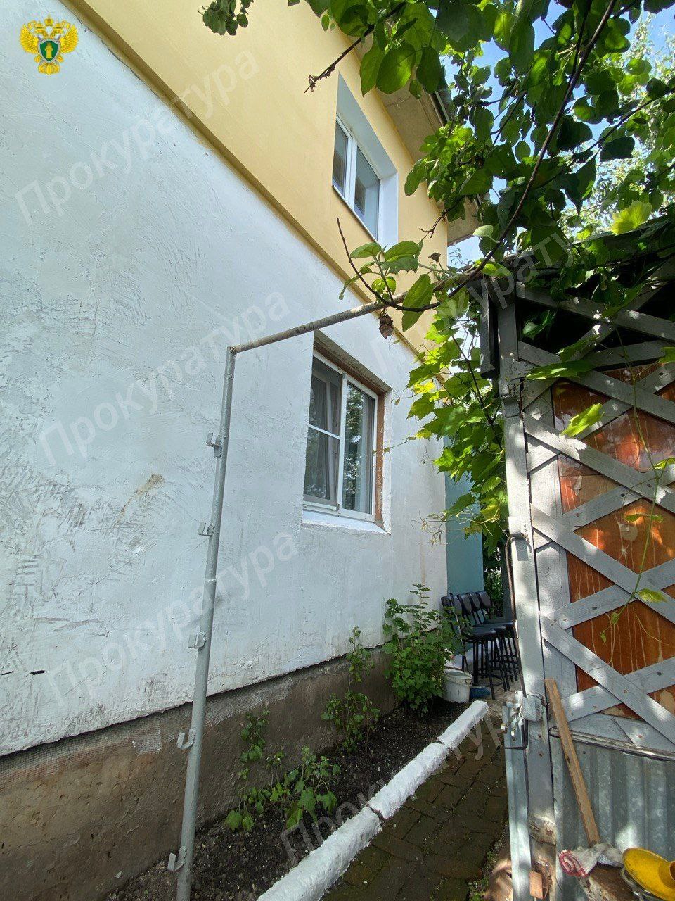 В Киреевске годовалый ребенок выпал из окна 3-го этажа