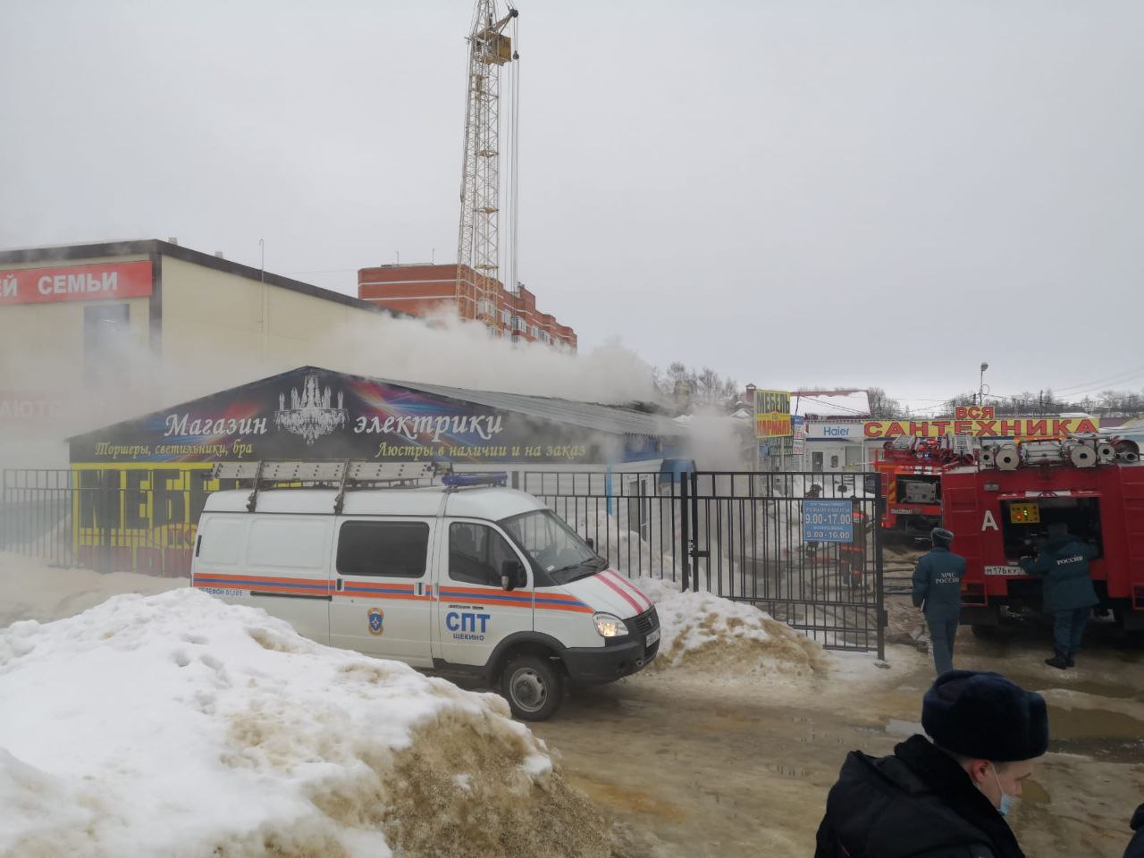 В г. Щекино произошел пожар на рынке стройматериалов: прокуратура выявила целый ряд нарушений