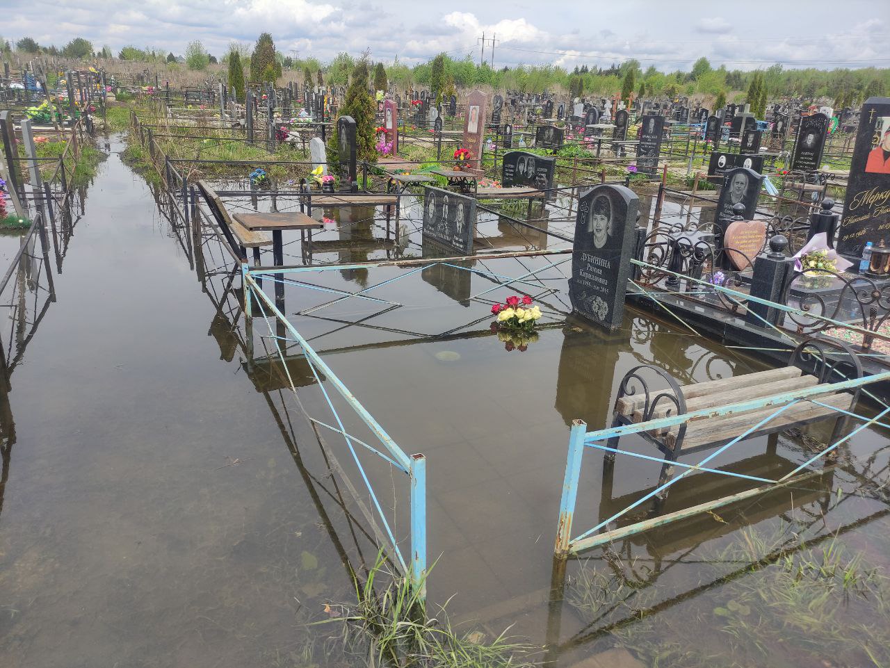 Какая судьба ждет затопленные могилы в Новомосковске