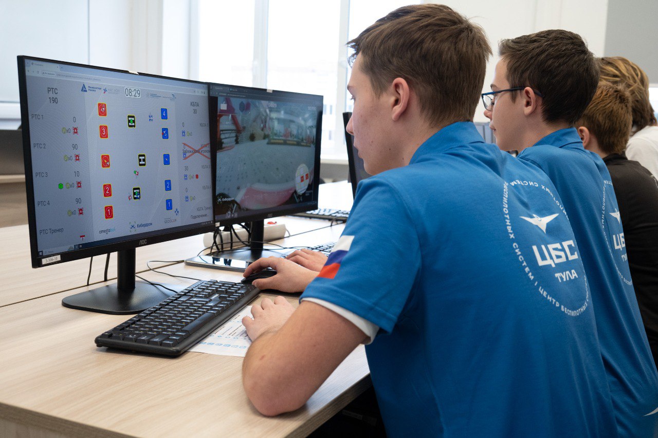 Тульская команда Центра БПЛА участвует в конкурсе «Кибердром-2024»