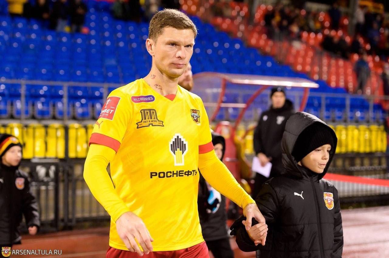 Александр Денисов завершил карьеру футболиста 