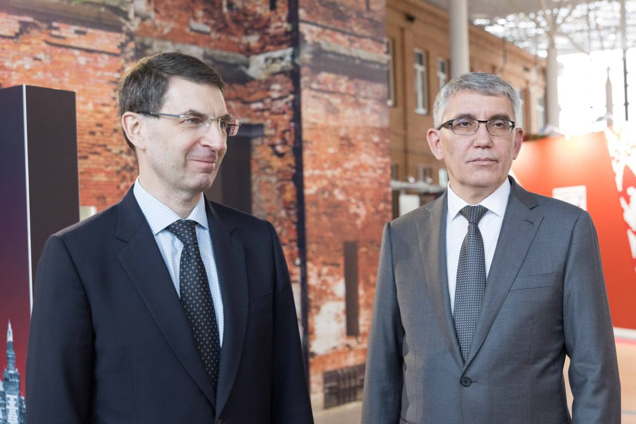 Дмитрий Миляев поздравил полпреда Президента Игоря Щеголева с юбилеем