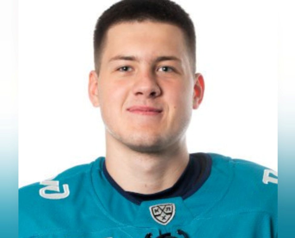 Защитник Роман Юзбашян подписал контракт с тульским АКМ