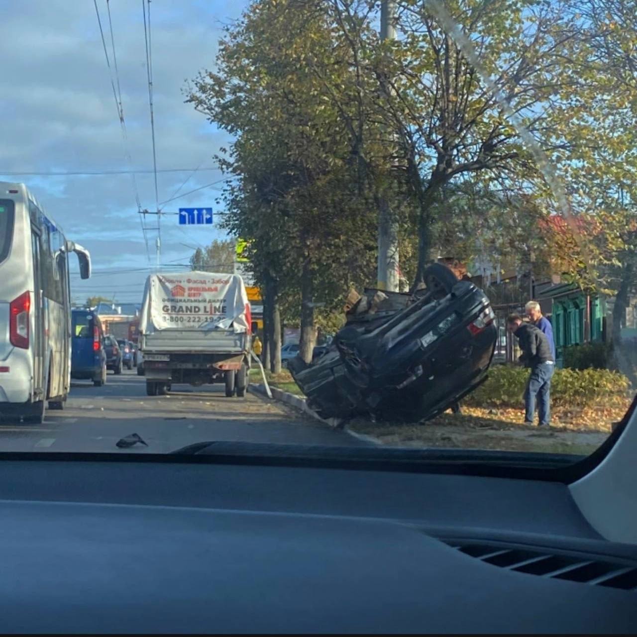 В тульском Заречье перевернулся автомобиль - Новости Тулы и области -  1tulatv