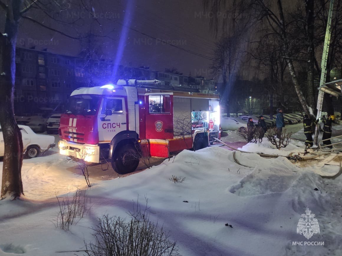 На улице Калинина в Туле загорелся многоквартирный дом - Новости Тулы и  области - 1tulatv