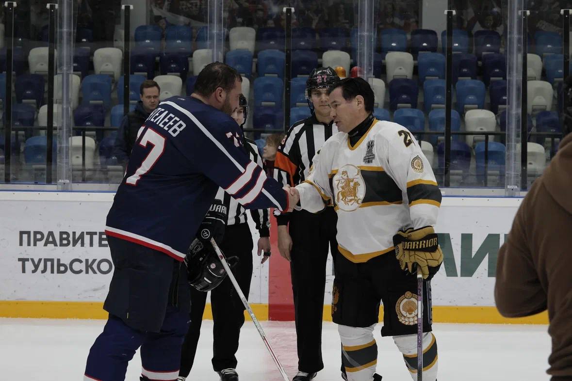 Правительство Тульской области сыграло в хоккей с командой из Калмыкии