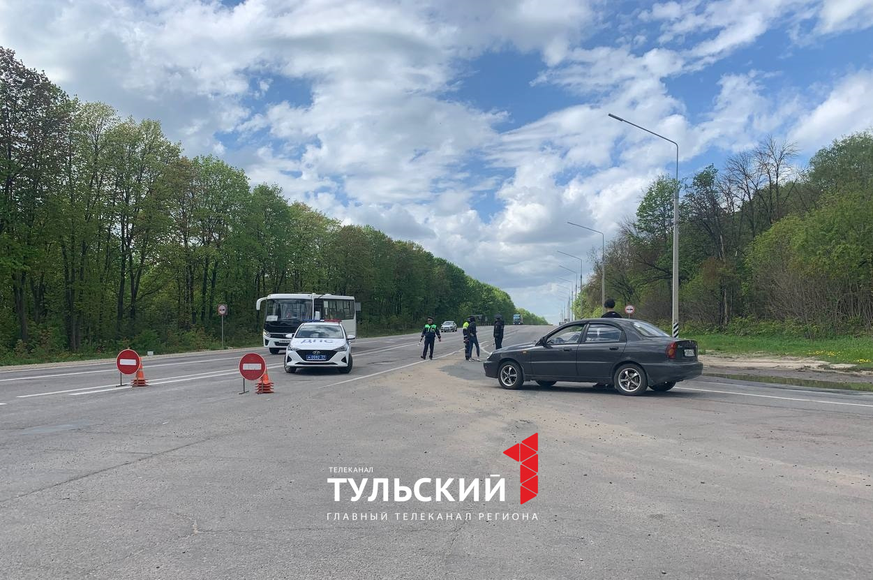 В Туле перекрыли движение по Новомосковскому шоссе