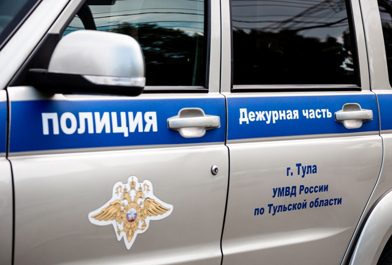 В Киреевске 22-летняя девушка украла из подъезда детские санки