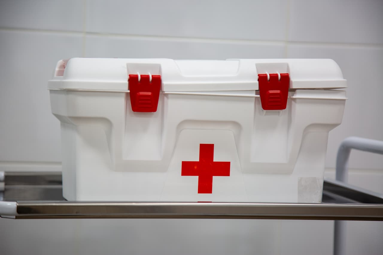 В Новомосковске школы оснастили медоборудованием после прокурорской проверки 