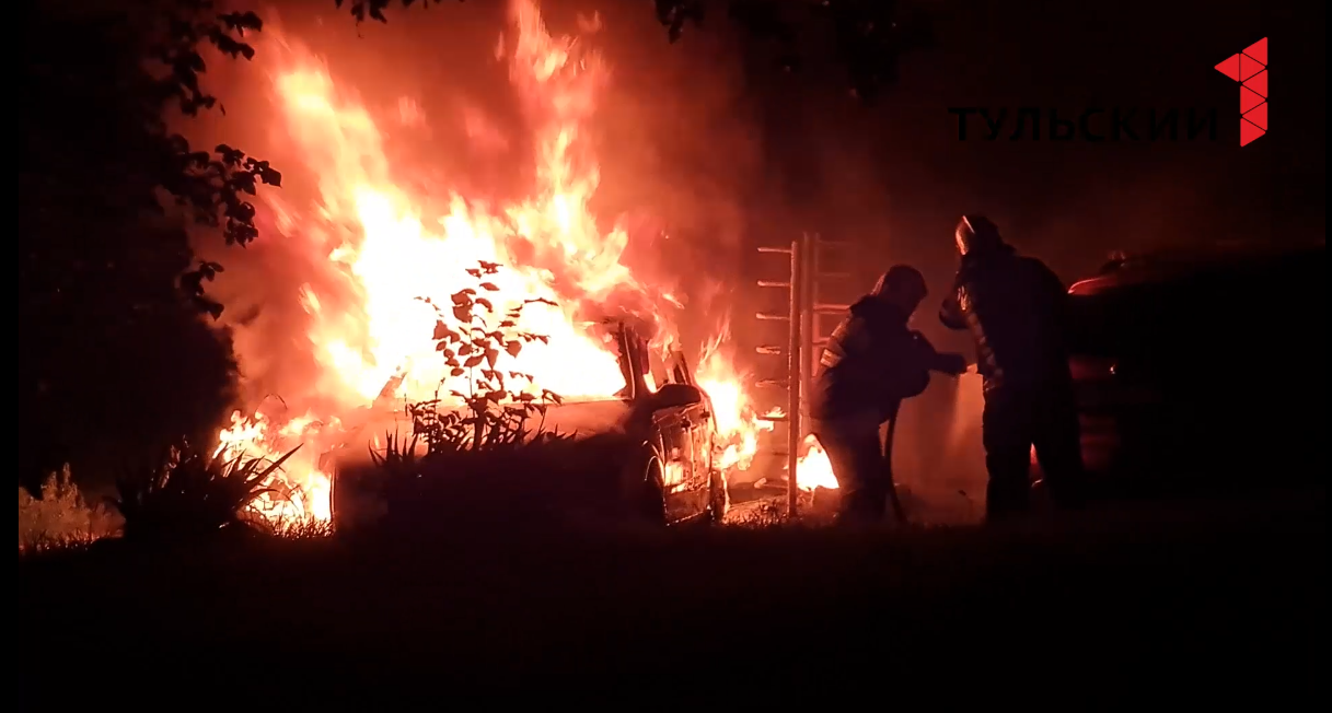 В Туле на улице Мира сегодня сгорел дом. ВИДЕО - Новости Тулы и области -  1tulatv