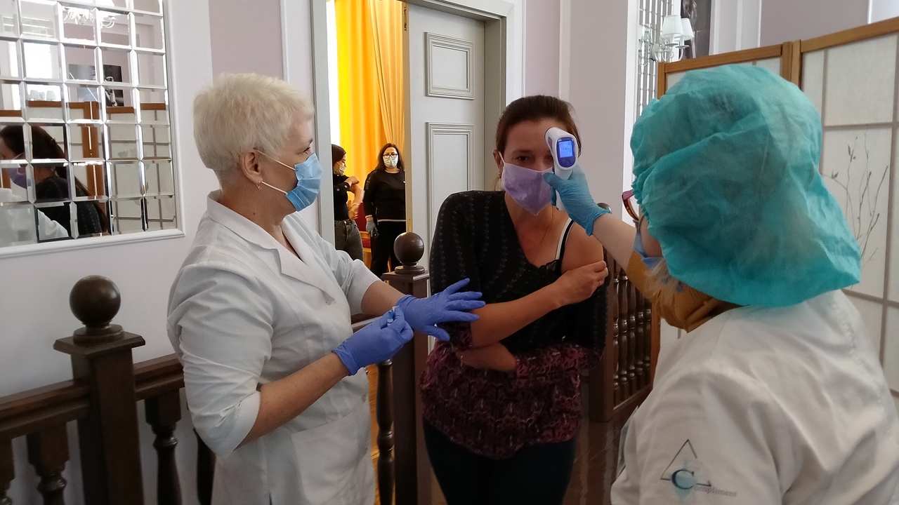 Сотрудникам Тульской областной филармонии сделали прививки от гриппа прямо в концертном зале