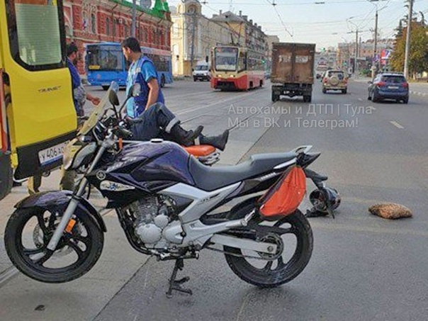 В Туле на улице Советской мотоциклист врезался в ГАЗель