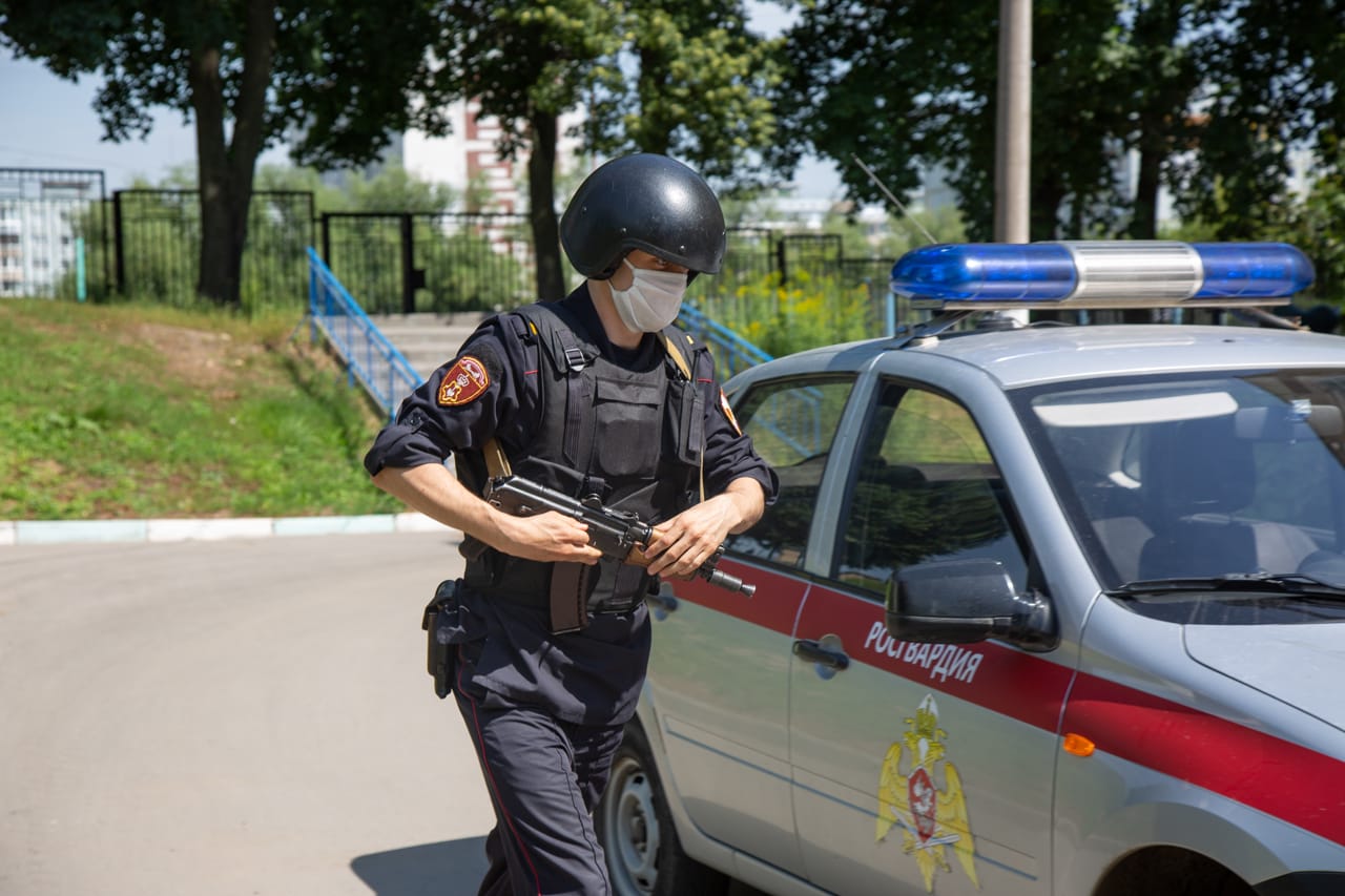 В Новомосковске росгвардейцы задержали угонщика