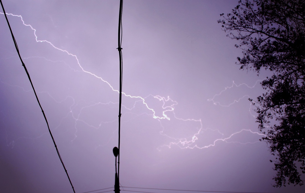 В Тульской области объявлено метеопредупреждение из-за грозы и града