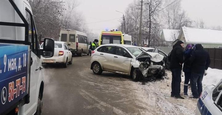 В Туле мужчина выехал на встречку и спровоцировал ДТП