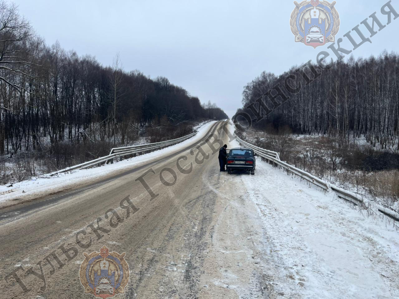 В Щекинском районе «ВАЗ-21074» вылетел в кювет и опрокинулся - Новости Тулы  и области - 1tulatv