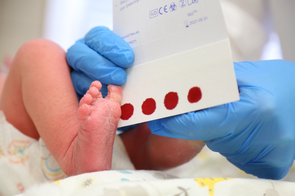 В России расширят список анализов для новорожденных в 2026 году