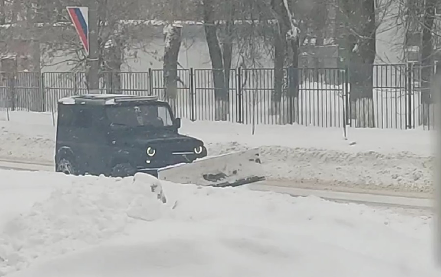 В Кимовске заметили необычную снегоуборочную машину