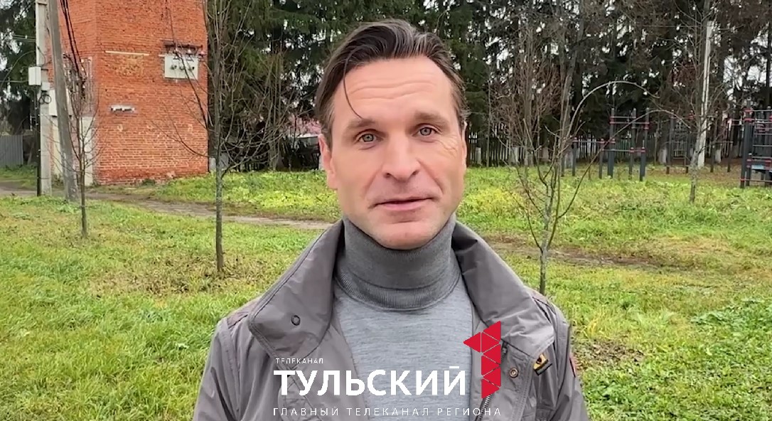 Тульских полицейских поздравил российский актер театра и кино Виктор Добронравов