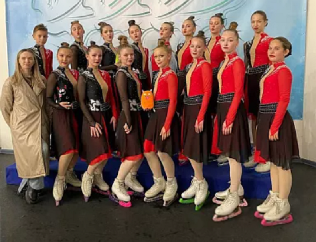 Тулячки вошли в ТОП-10 на Всероссийских соревнованиях по синхронному фигурному катанию