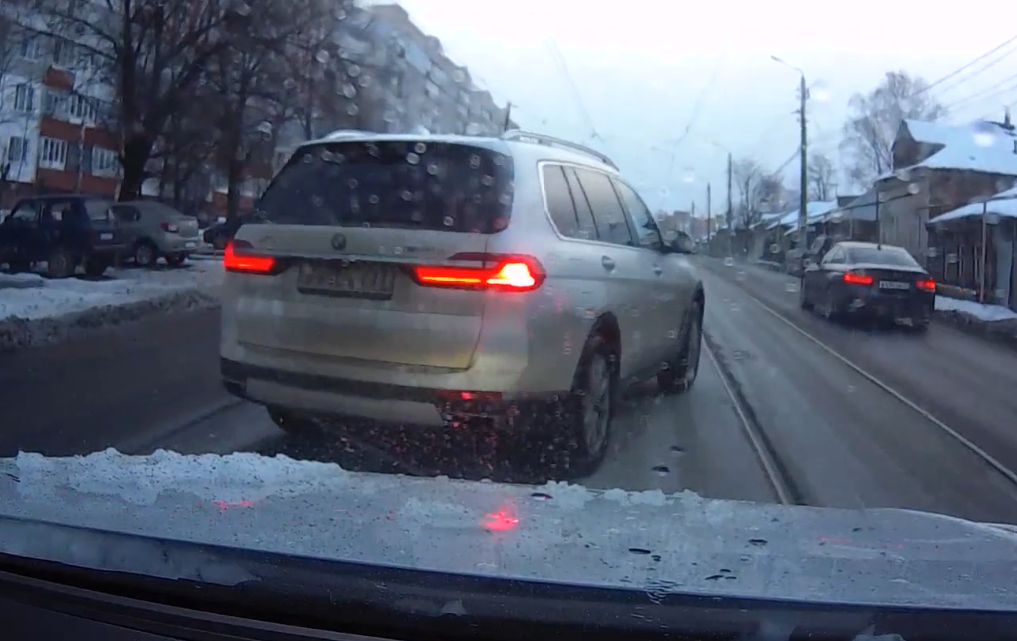 В Туле на видео попал неадекватный водитель BMW