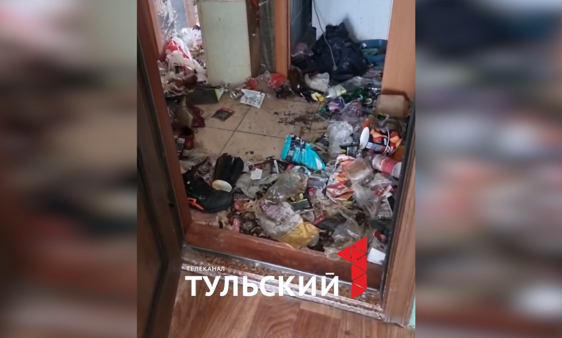 В Новомосковске квартиру превратили в помойку: как заставить соседа избавиться от мусора