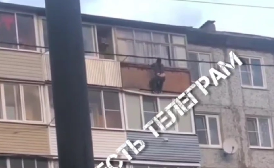 В Белеве женщина пыталась попасть домой через балкон и сорвалась с 5 этажа