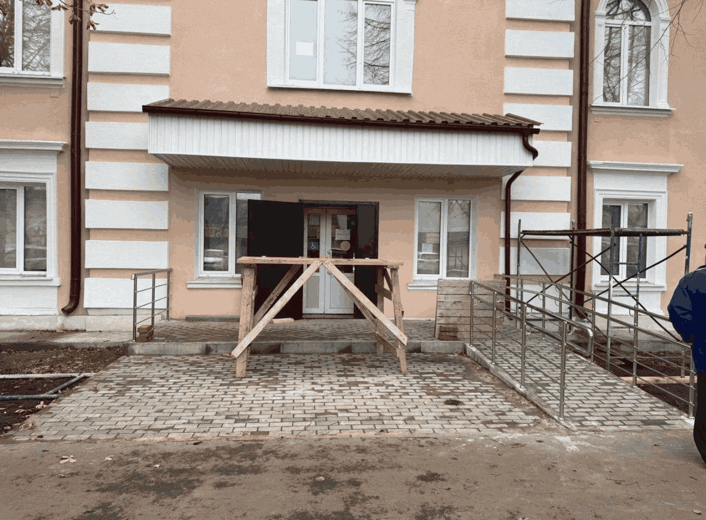 В Новомосковске ремонтируют филиал областного медицинского колледжа