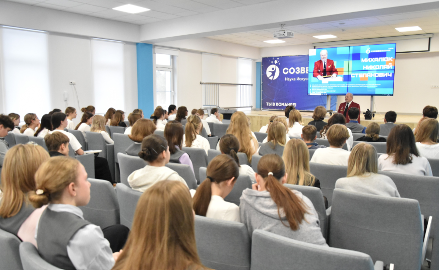 Новомосковским школьникам рассказали о профессии санитарного врача