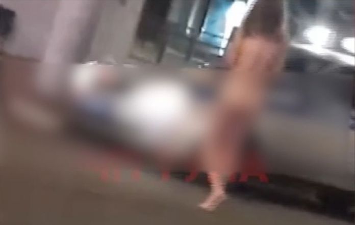 Голые девушки бегают по городу (86 фото) - порно и фото голых на arnoldrak-spb.ru