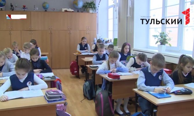 44% родителей не поддержали запрет телефонов в школе