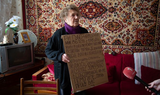 В Богородицке 86-летняя бабушка замерзает в квартире из-за соседей