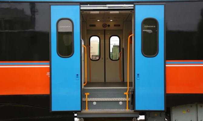 Туляки старше 60 лет могут ездить на "Ласточке" с 30-процентной скидкой