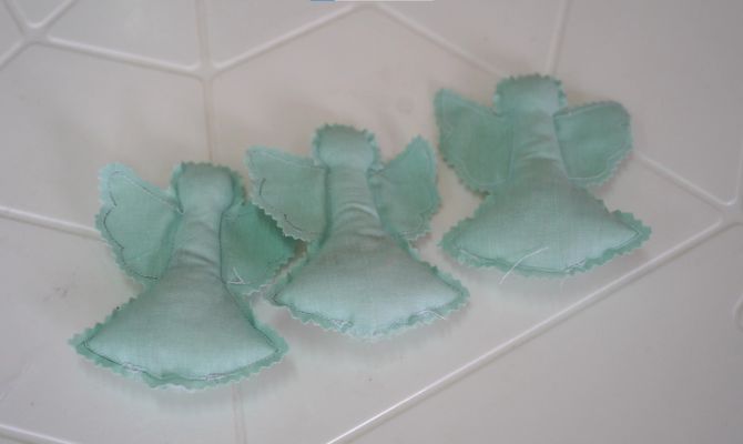 Пенсионерки из Плавска отправляют участникам СВО фигурки с напоминанием о родном крае