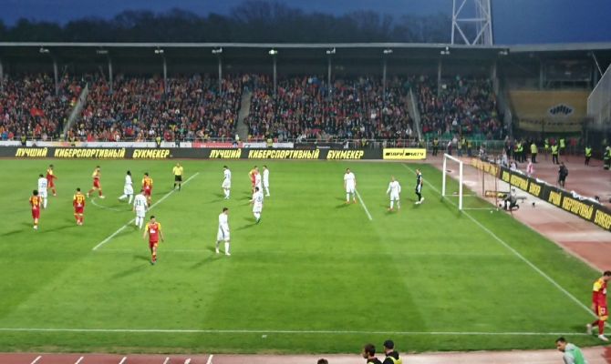 Тульский "Арсенал" забивает второй гол в ворота "Локомотива"